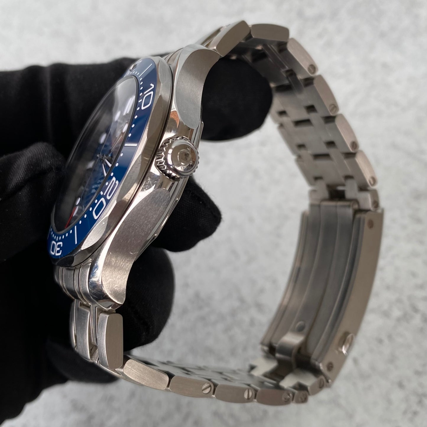 Omega Seamaster Diver 300 Co-Axial 210.30.42.20.03.001 Watch - Complete Set