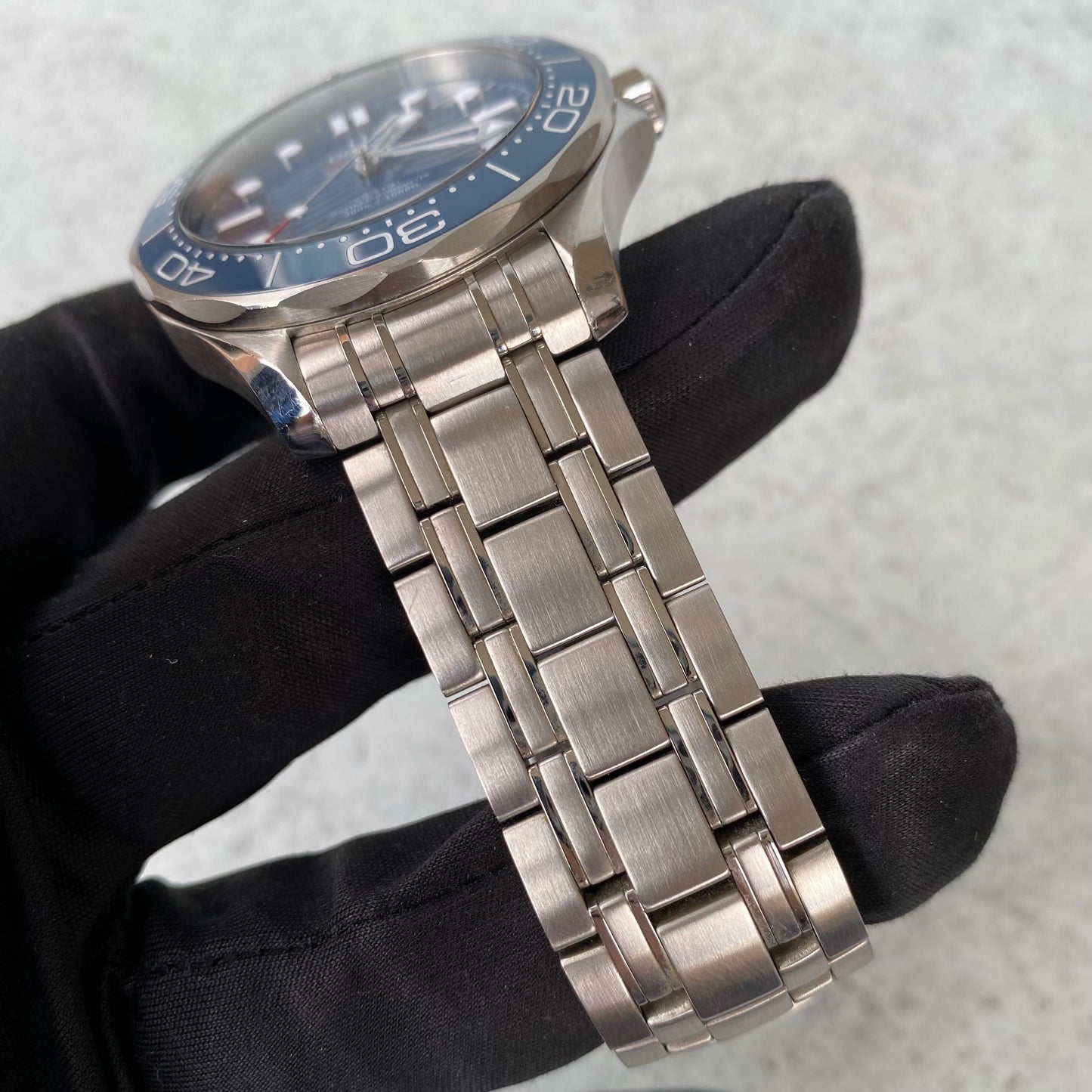 Omega Seamaster Diver 300 Co-Axial 210.30.42.20.03.001 Watch - Complete Set