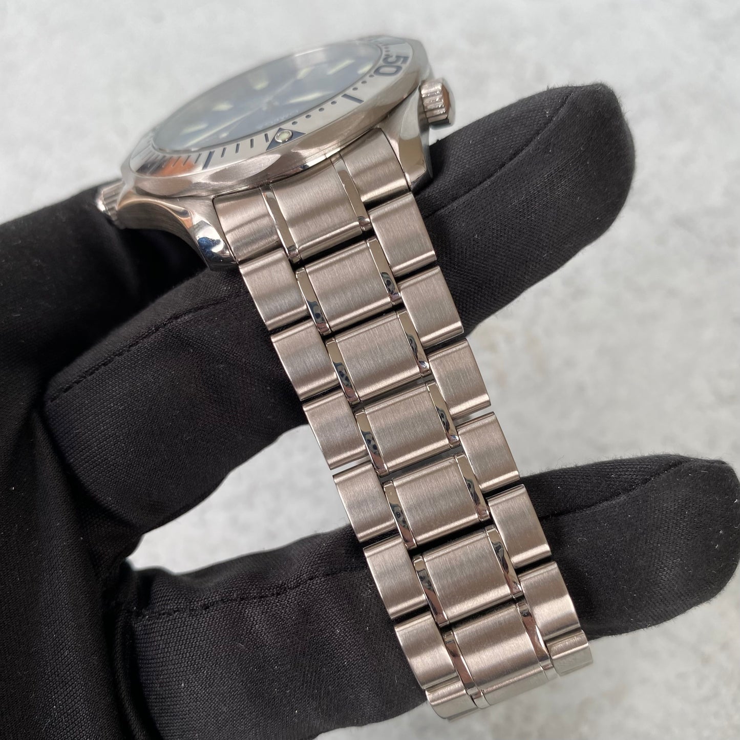 Omega Seamaster 300 Professional 2265.80.00 Blue Quartz 41mm Watch - Full Set